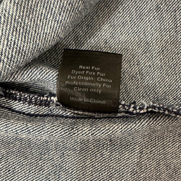 Ava Kris Distressed Denim Jacket with Removable Fox Fur Collar - Medium, EUC - Picture 5 of 7